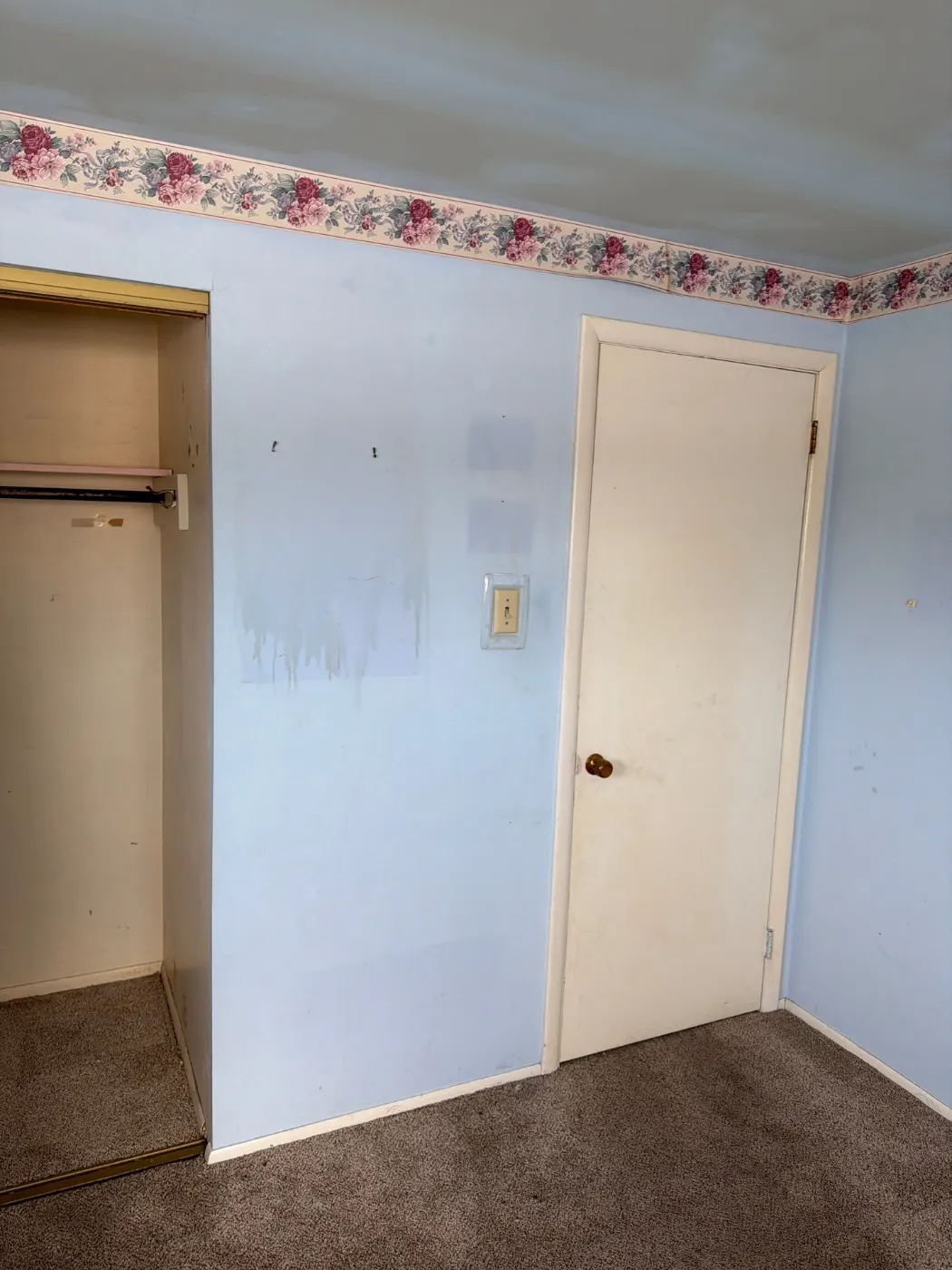 Thermal imaging during water damage assessment in Brooks Crossing residence